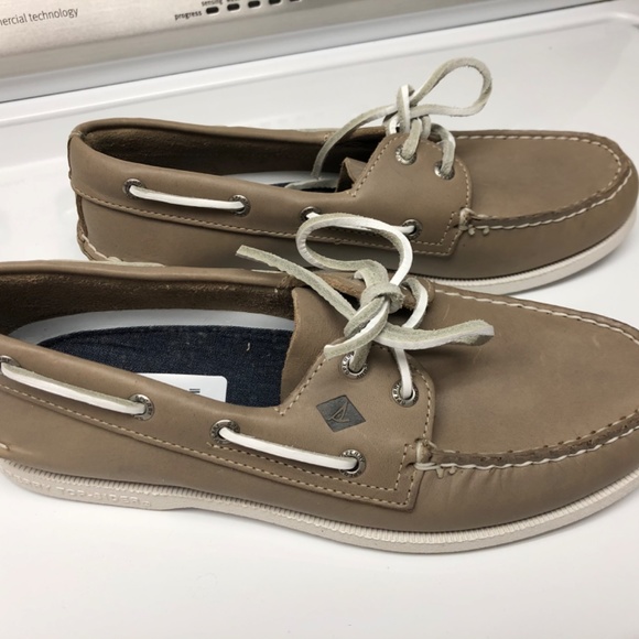 Sperry Boat Shoes - Picture 2 of 4